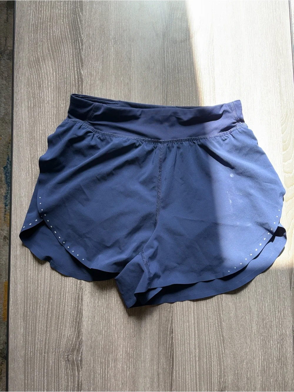 lululemon athletica navy scalloped athletic shorts